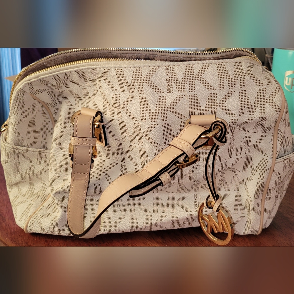 Micheal kors hand tote bag